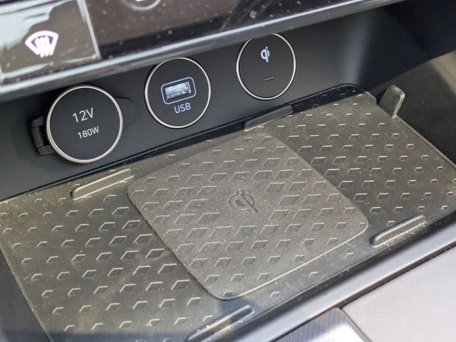 2025 GENESIS G70 Standard - Photo 21