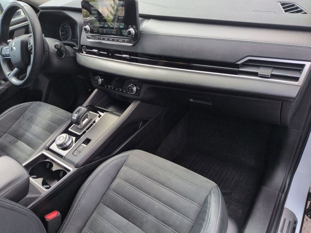 2023 Mitsubishi Outlander SE - Photo 30