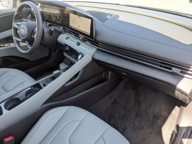 2025 Hyundai Elantra Limited - Photo 26