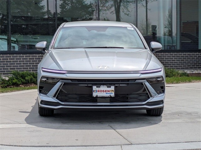 2025 Hyundai Sonata SE photo 2