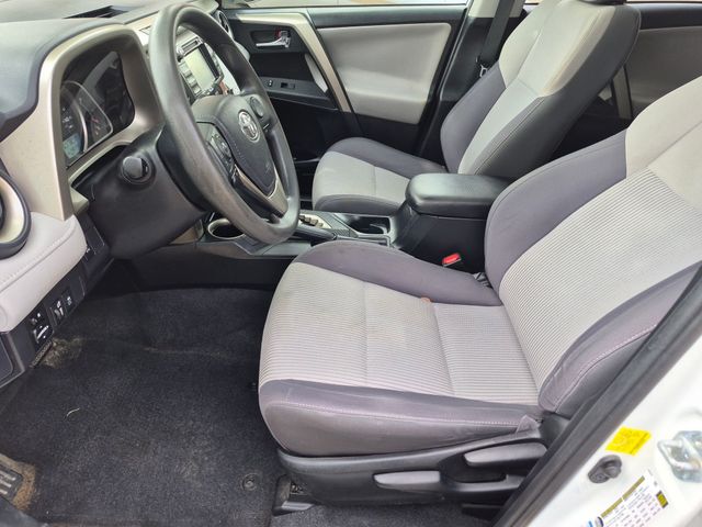 2015 Toyota RAV4 XLE - Photo 10