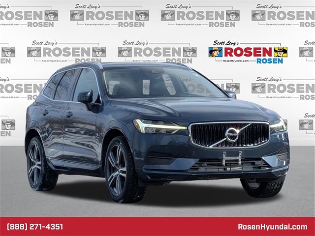 2020 Volvo XC60 Momentum's photo