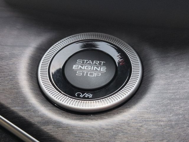 2022 Jeep Grand Cherokee Overland - Photo 17