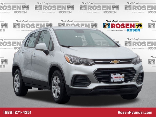 2017 Chevrolet Trax LS's photo