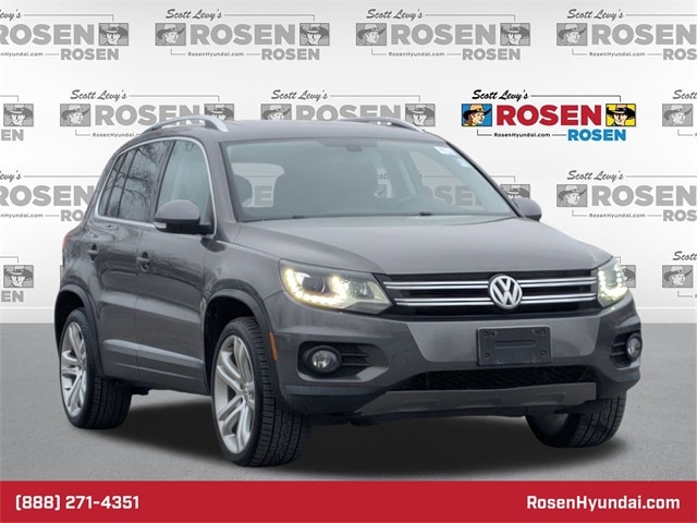 2012 Volkswagen Tiguan SE's photo
