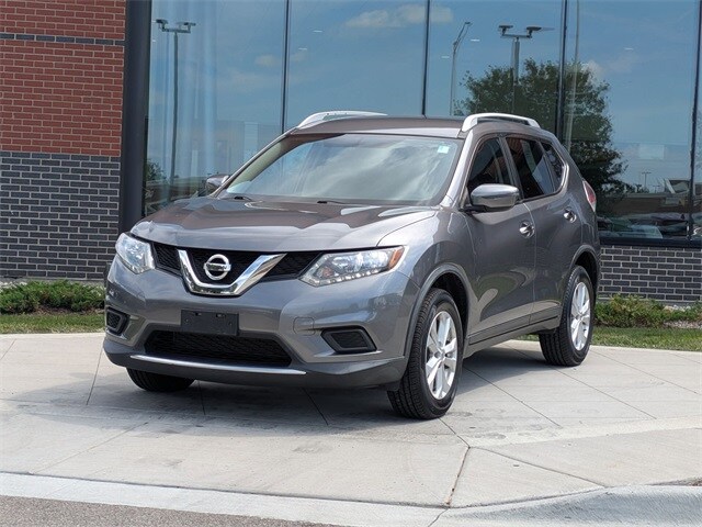 2016 Nissan Rogue SV photo 3