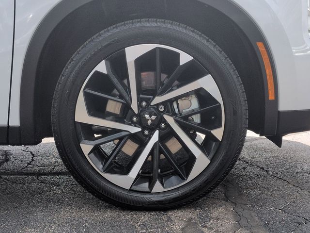 2023 Mitsubishi Outlander SE - Photo 9