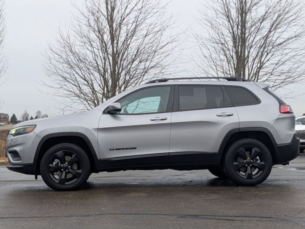 Used 2021 Jeep Cherokee Altitude SUV