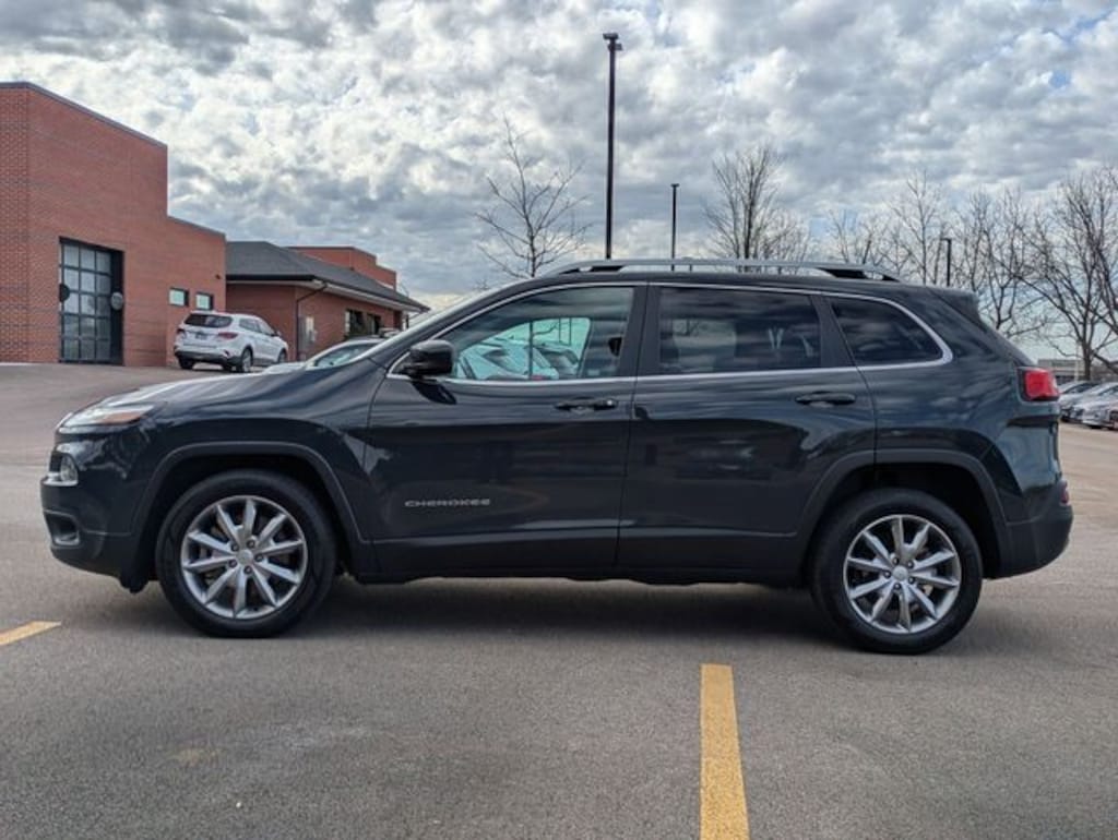 Used 2018 Jeep Cherokee Limited SUV
