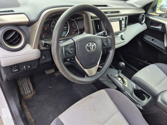 2015 Toyota RAV4 XLE - Photo 9