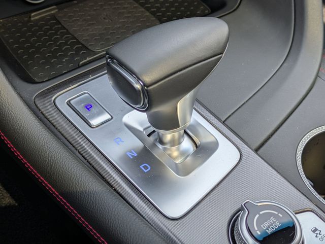 2025 GENESIS G70 Standard - Photo 22