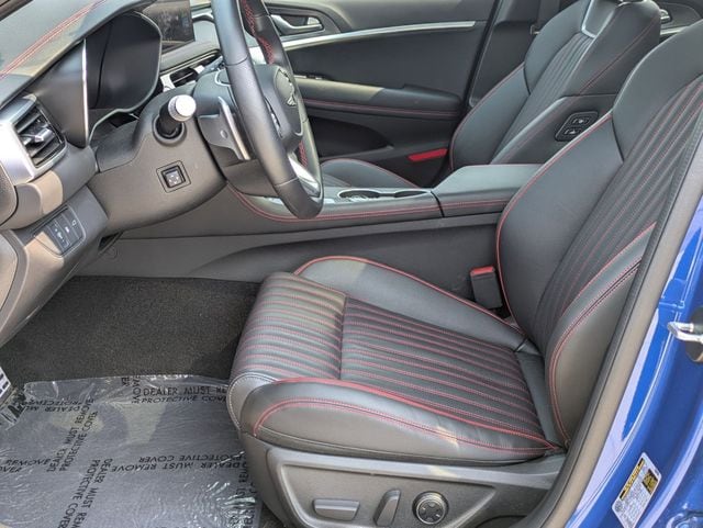 2025 GENESIS G70 Standard - Photo 11