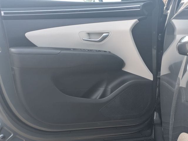 2023 Hyundai Tucson SE - Photo 12