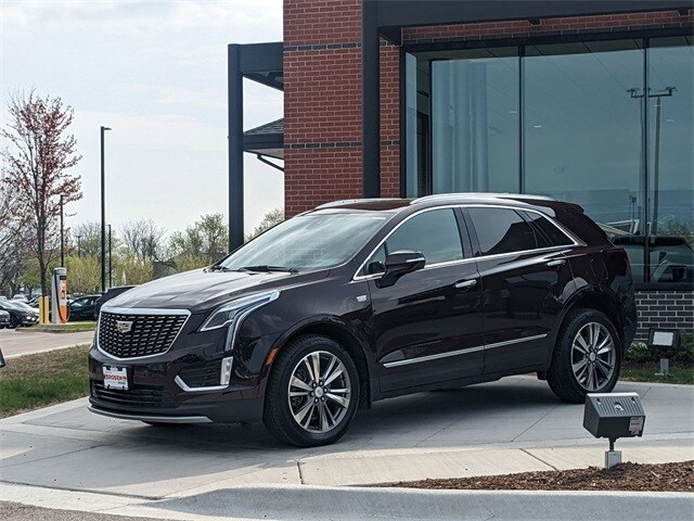 2021 Cadillac XT5 Premium Luxury photo 3