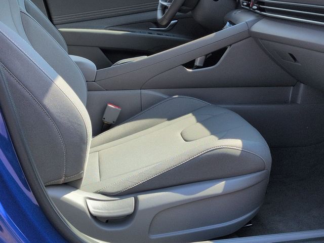 2025 Hyundai Elantra SEL - Photo 25
