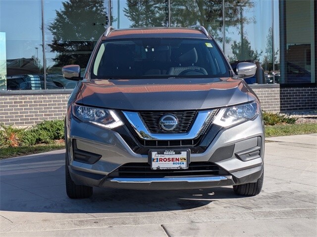 2019 Nissan Rogue SV photo 2