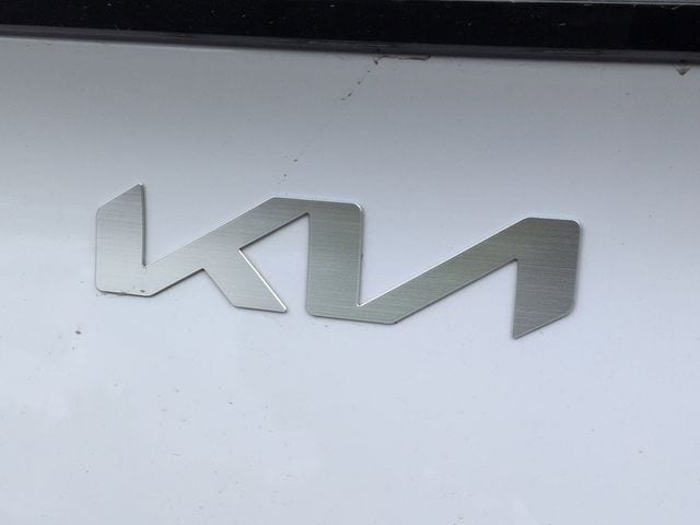 2025 Kia Sportage EX - Photo 28