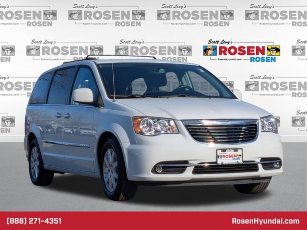 Used 2016 Chrysler Town & Country Touring Minivan/Van