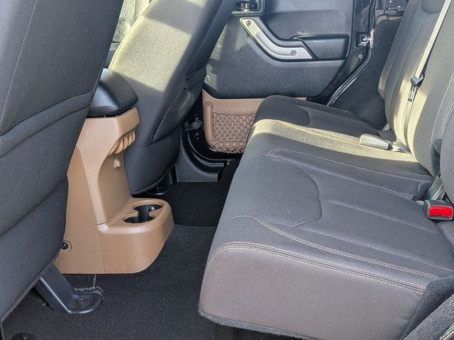 2018 Jeep Wrangler JK Unlimited Sahara - Photo 19