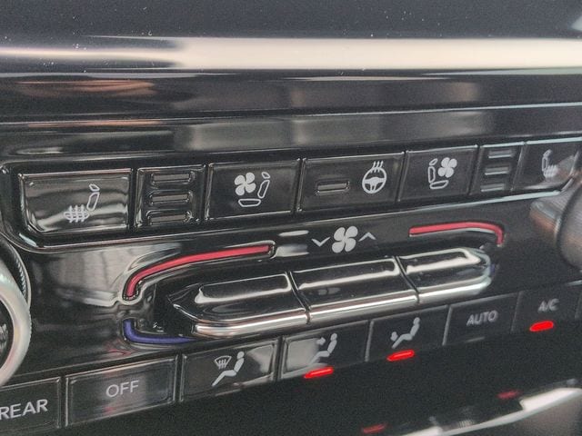 2022 Jeep Grand Cherokee Overland - Photo 21