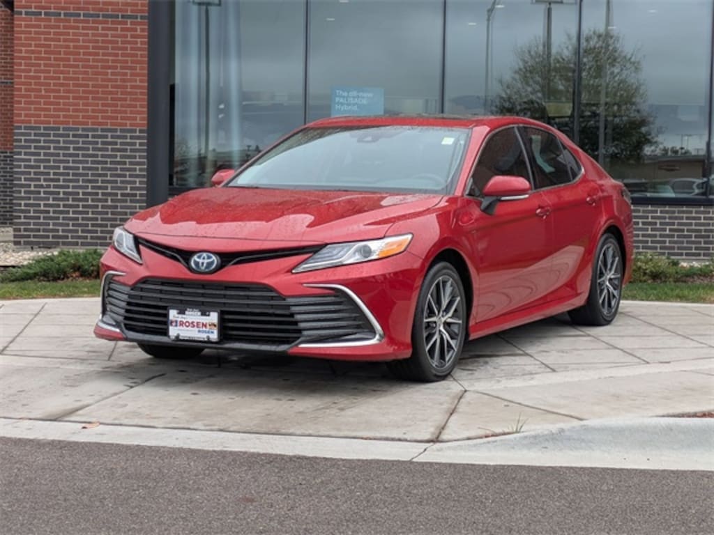 Used 2024 Toyota Camry Hybrid XLE Sedan