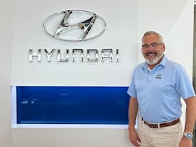 Staff member Mike Becker from ID_654b420d6c20