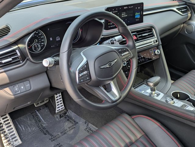 2025 GENESIS G70 Standard - Photo 10