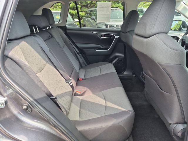 2023 Toyota RAV4 XLE - Photo 31