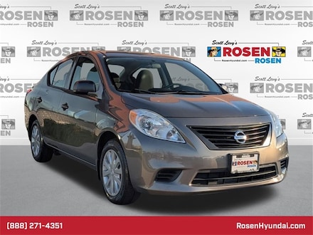 2014 Nissan Versa 1.6 S Plus Sedan