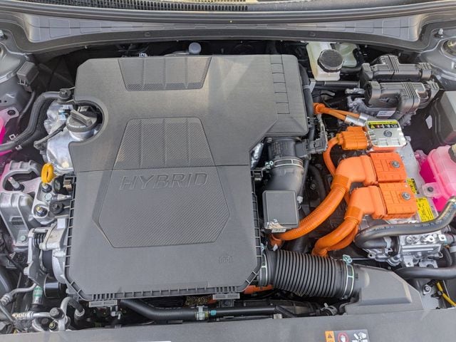 2025 Hyundai Elantra Limited - Photo 28
