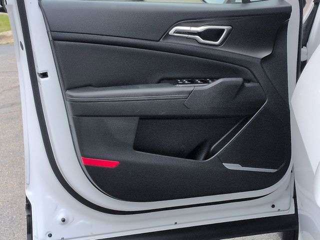 2025 Kia Sportage EX - Photo 13