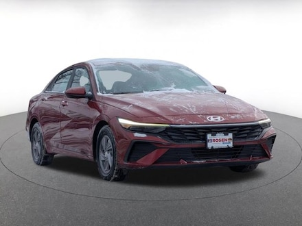 2024 Hyundai Elantra SE Sedan