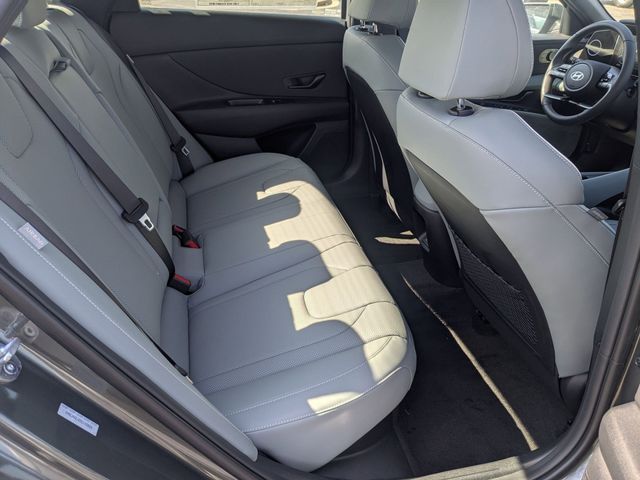 2025 Hyundai Elantra Limited - Photo 25