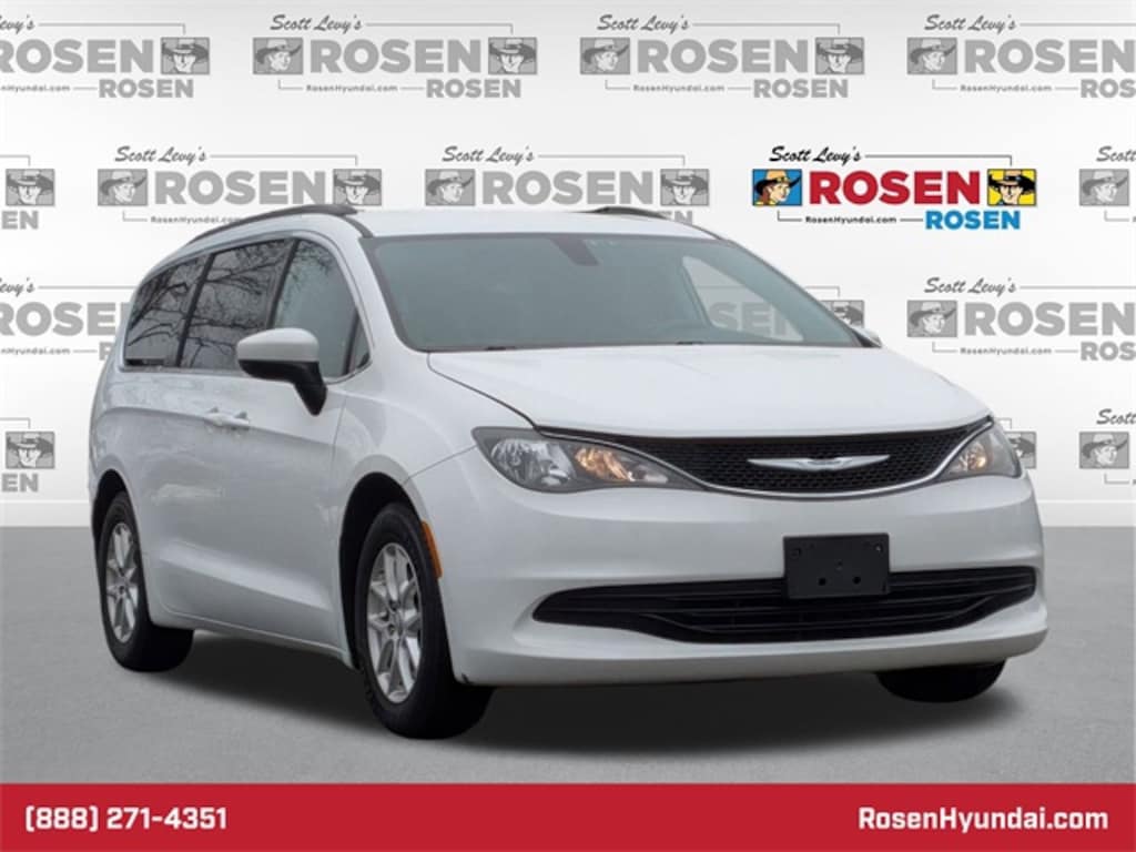 Used 2017 Chrysler Pacifica LX Minivan/Van