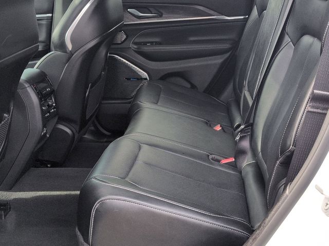 2022 Jeep Grand Cherokee Overland - Photo 24
