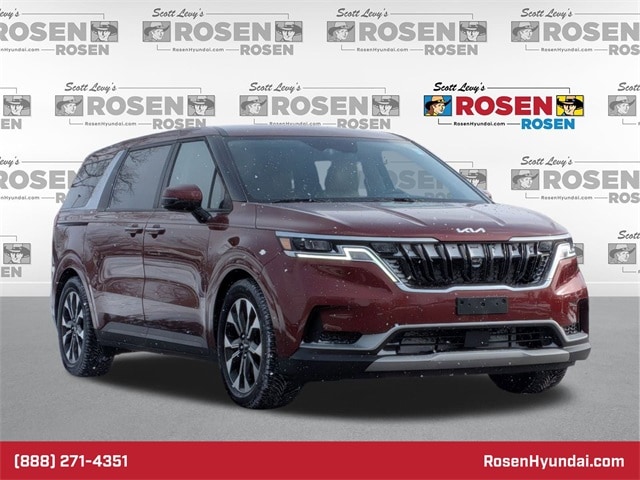 2022 Kia Carnival EX's photo