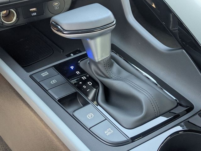 2025 Hyundai Elantra Limited - Photo 20