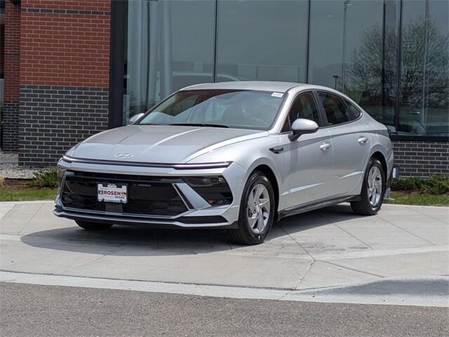 2025 Hyundai Sonata SE photo 3