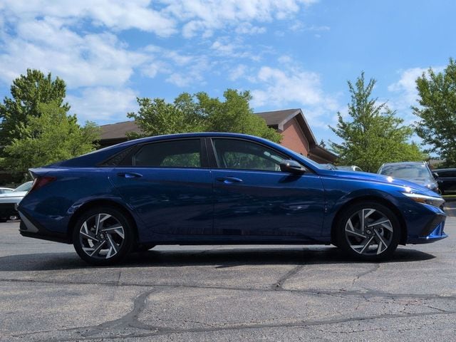 2025 Hyundai Elantra SEL - Photo 8