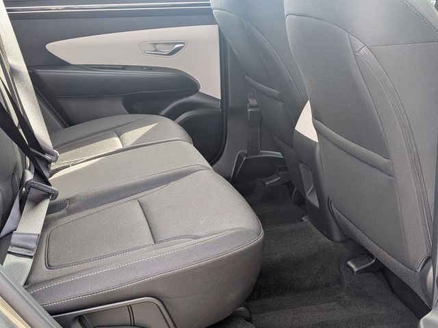 2023 Hyundai Tucson SE - Photo 23
