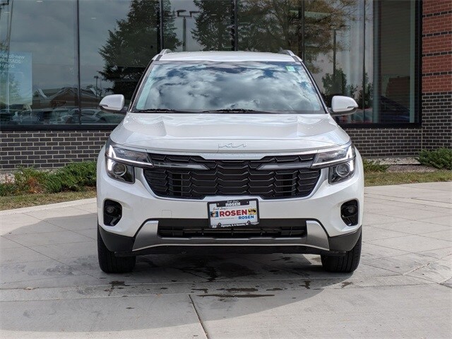 2024 Kia Seltos S photo 2