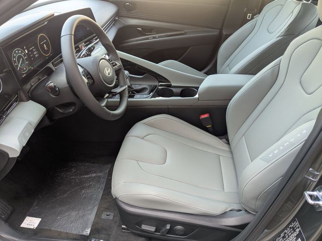 2025 Hyundai Elantra Limited - Photo 10