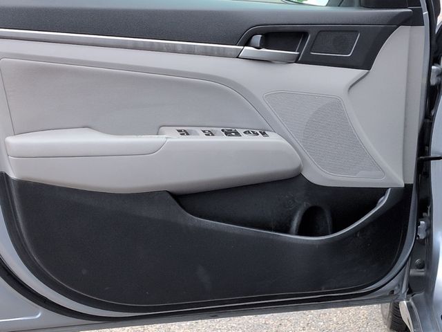 2017 Hyundai Elantra Limited - Photo 12