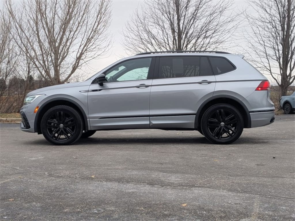 Used 2022 Volkswagen Tiguan 2.0T SE R-Line Black SUV