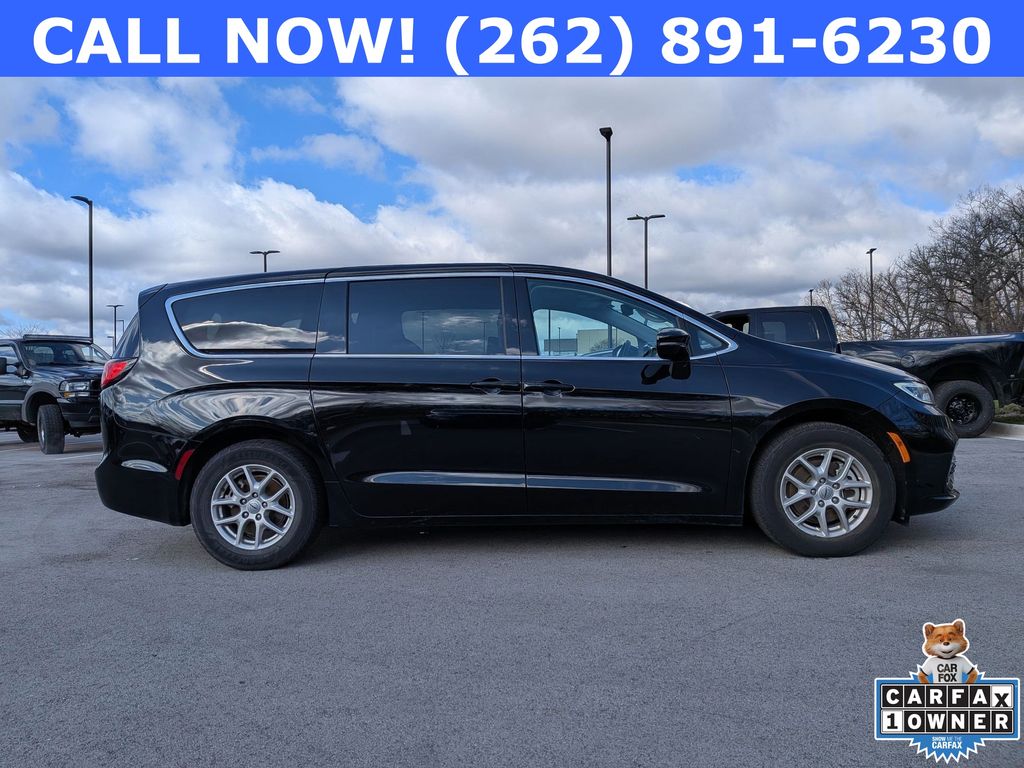 2024 Chrysler Pacifica Touring L - Photo 8