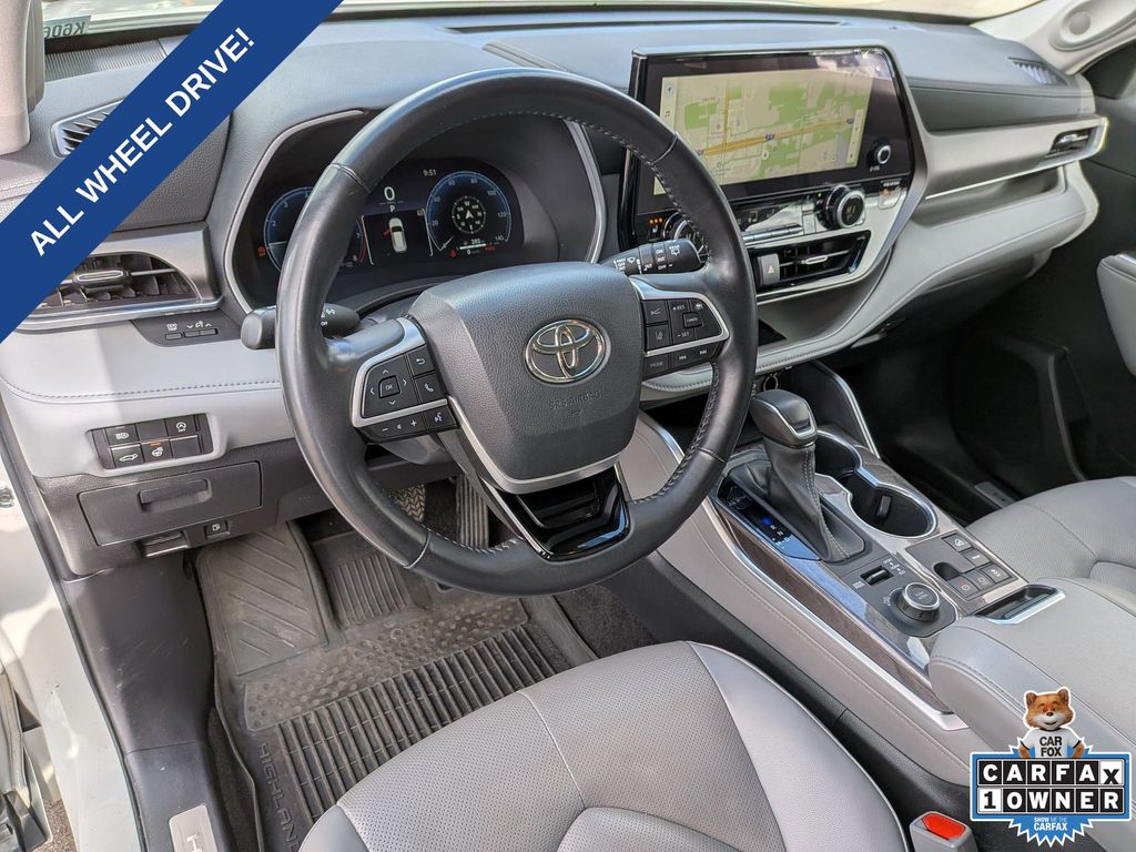 2023 Toyota Highlander Limited - Photo 10