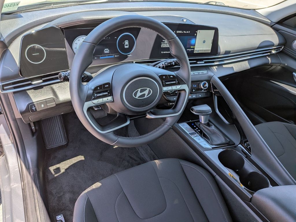 2024 Hyundai Elantra SEL - Photo 10