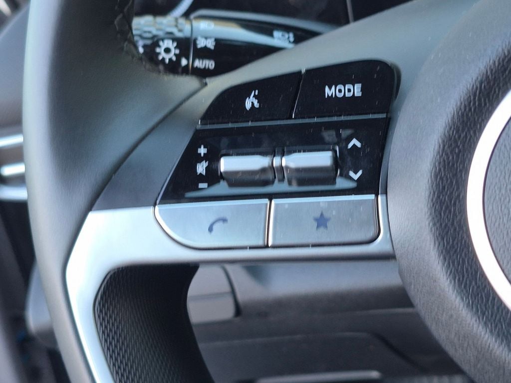 2025 Hyundai Elantra SEL - Photo 14