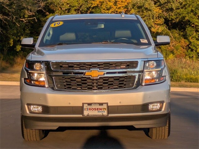 2019 Chevrolet Tahoe LT photo 2