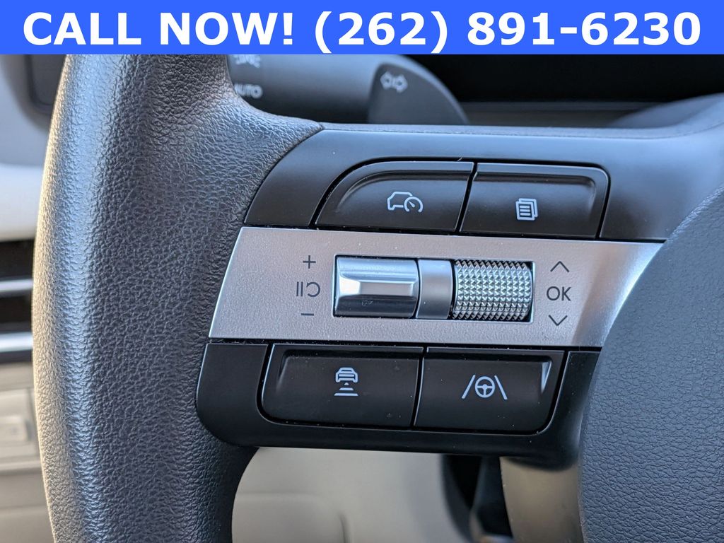 2025 Hyundai Tucson SE - Photo 15